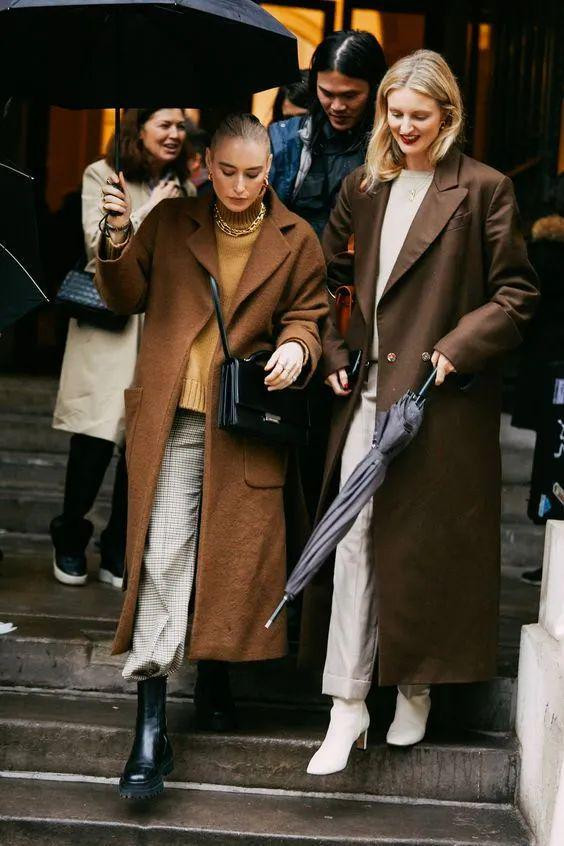 Áo khoác, áo vest nâu thanh lịch