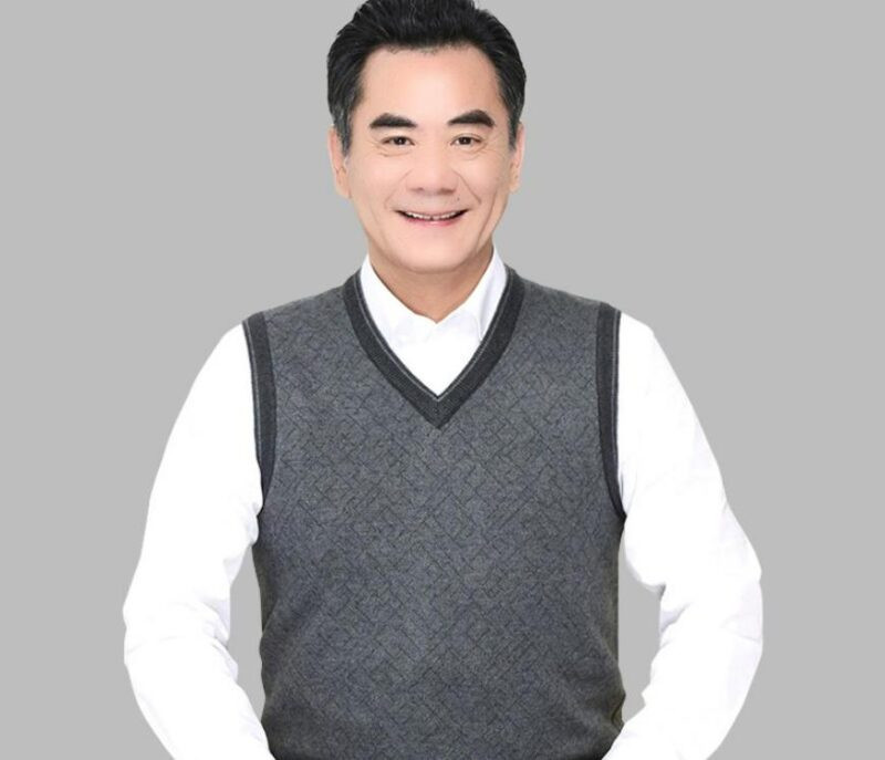 Top 7 mẫu áo nam trung niên lịch sự, trẻ trung