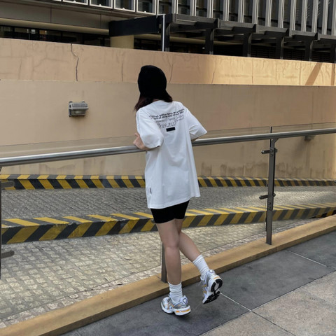 Basic Tee Phối Với Quần Short