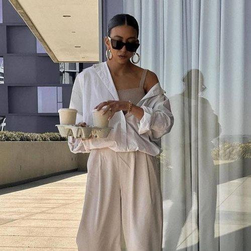 Chic cùng áo sơ mi và quần tây ống rộng