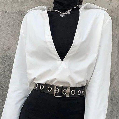 Kết hợp áo cổ lọ và sơ mi