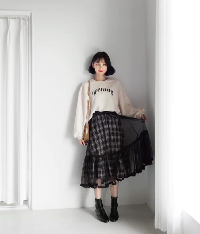 Phối đồ ngày 20/10 với chân váy midi