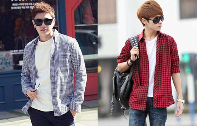 Sơ mi caro kết hợp cùng áo thun cực chất.